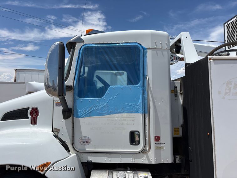 image for item YA4152 2013 Kenworth T370 utility / service truck