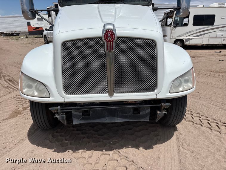 image for item YA4152 2013 Kenworth T370 utility / service truck