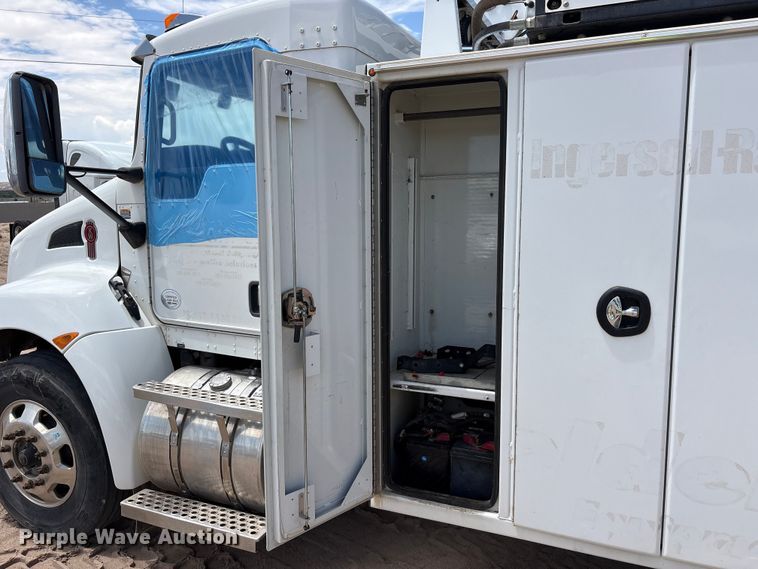 image for item YA4152 2013 Kenworth T370 utility / service truck