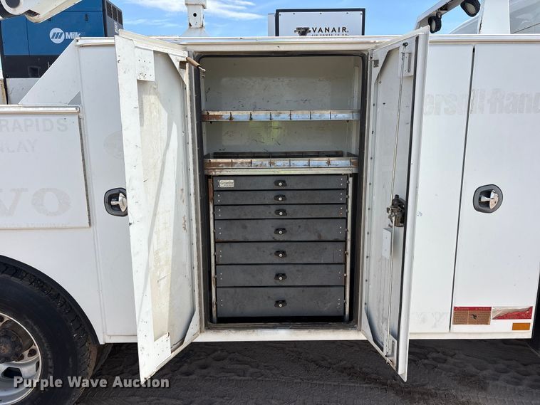 image for item YA4152 2013 Kenworth T370 utility / service truck