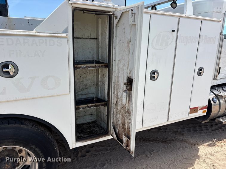 image for item YA4152 2013 Kenworth T370 utility / service truck