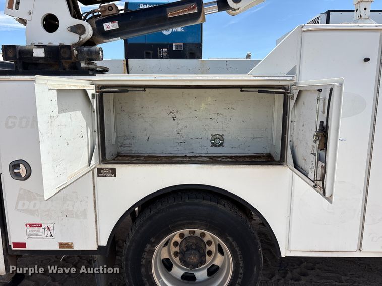 image for item YA4152 2013 Kenworth T370 utility / service truck