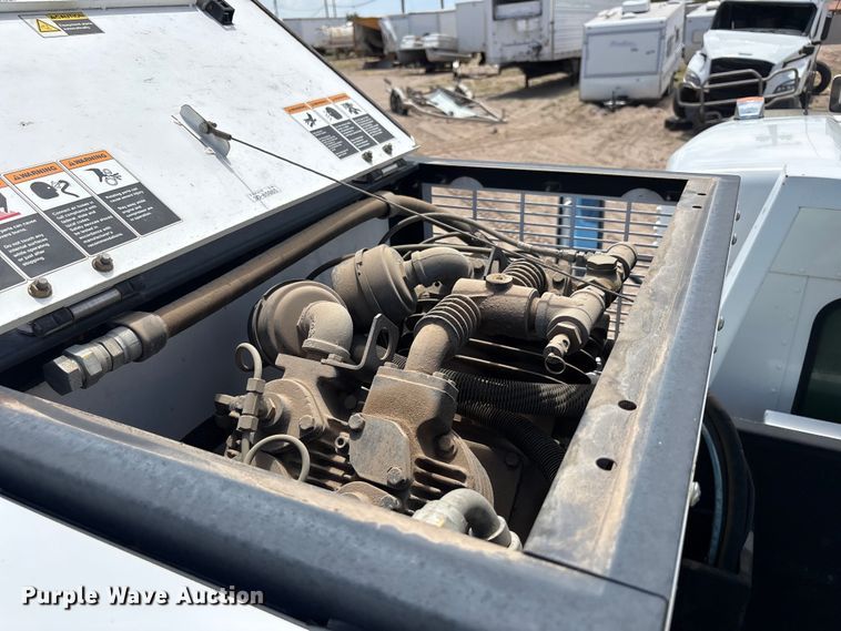 image for item YA4152 2013 Kenworth T370 utility / service truck