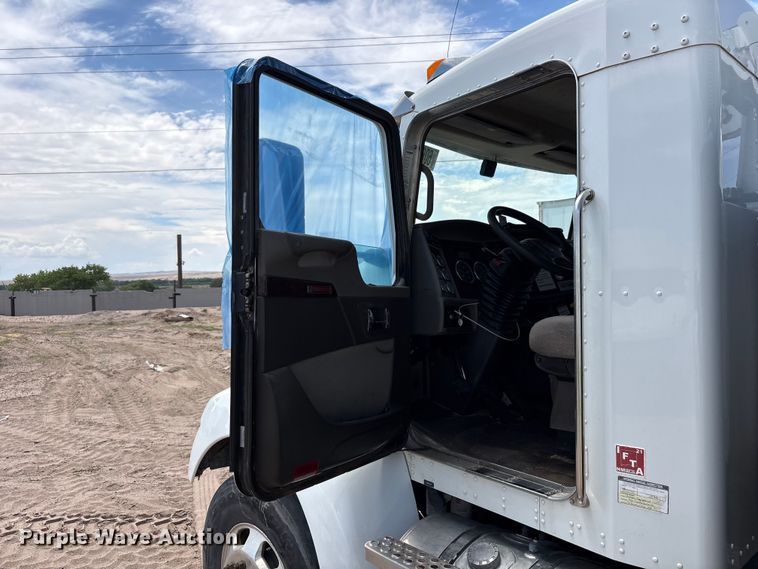 image for item YA4152 2013 Kenworth T370 utility / service truck