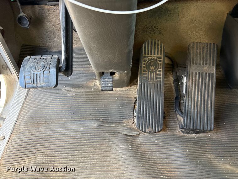 image for item YA4152 2013 Kenworth T370 utility / service truck