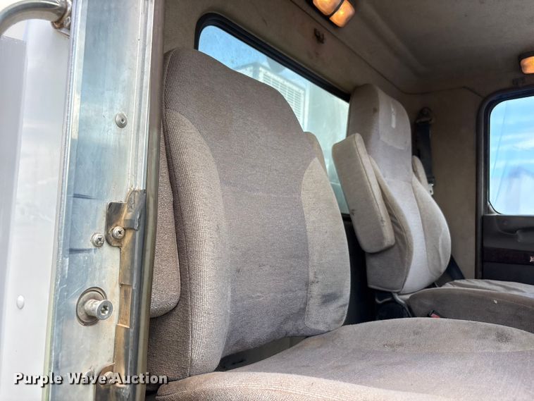 image for item YA4152 2013 Kenworth T370 utility / service truck