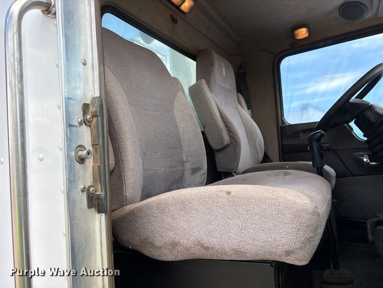 image for item YA4152 2013 Kenworth T370 utility / service truck