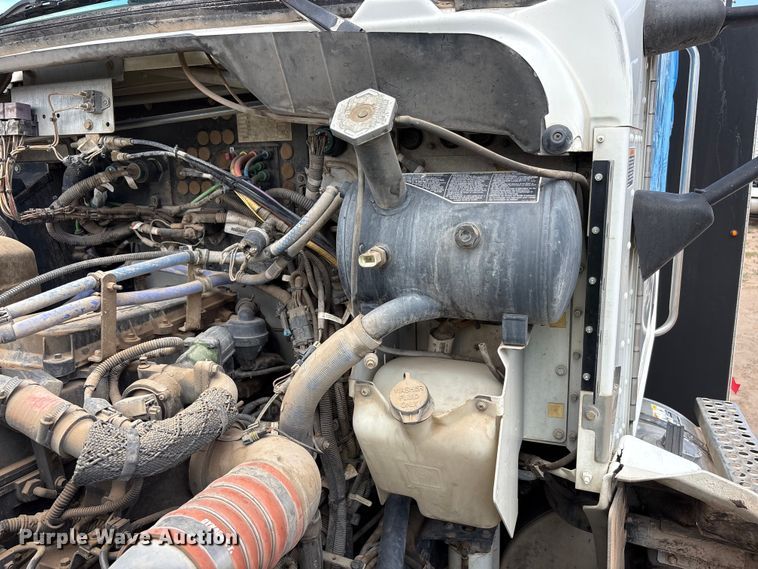 image for item YA4152 2013 Kenworth T370 utility / service truck