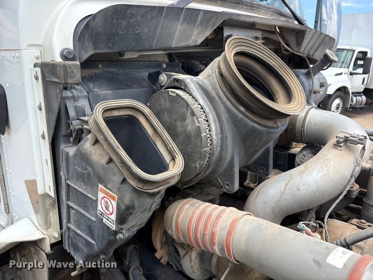 image for item YA4152 2013 Kenworth T370 utility / service truck