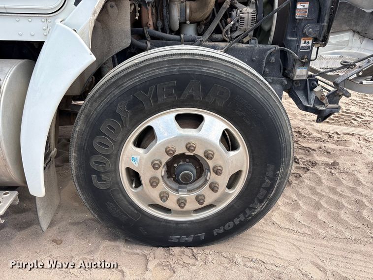 image for item YA4152 2013 Kenworth T370 utility / service truck