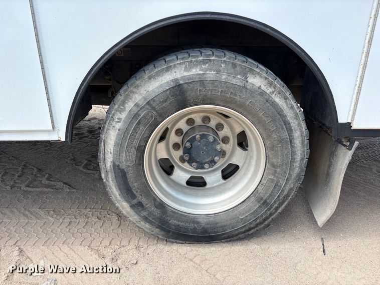 image for item YA4152 2013 Kenworth T370 utility / service truck