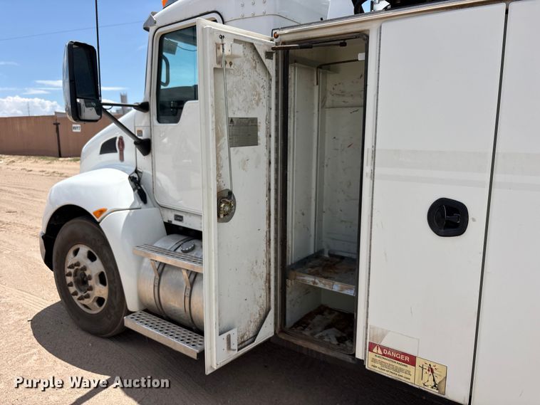 image for item YA4153 2016 Kenworth T370 utility / service truck