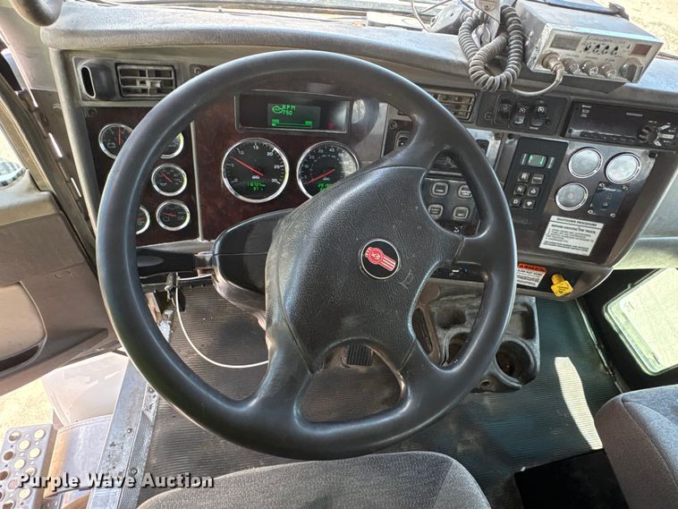 image for item YA4153 2016 Kenworth T370 utility / service truck