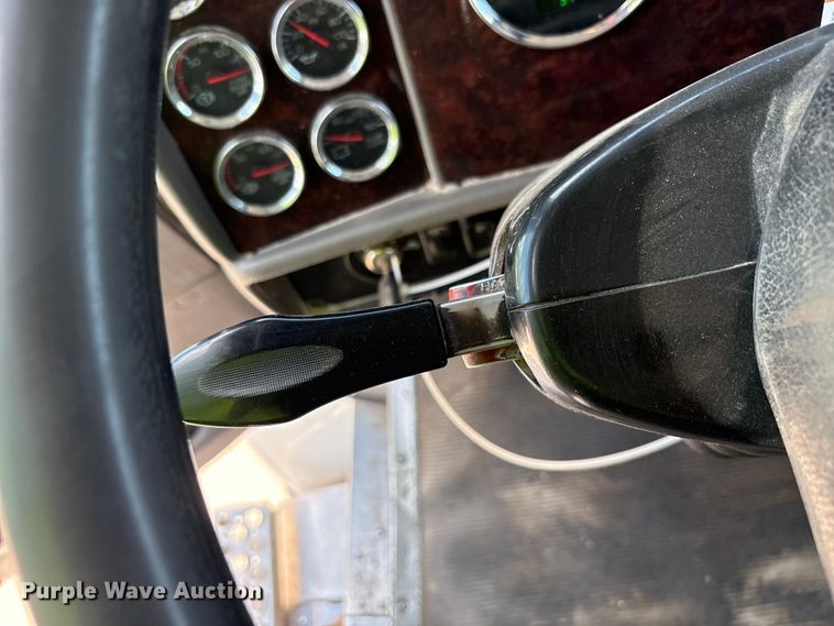 image for item YA4153 2016 Kenworth T370 utility / service truck