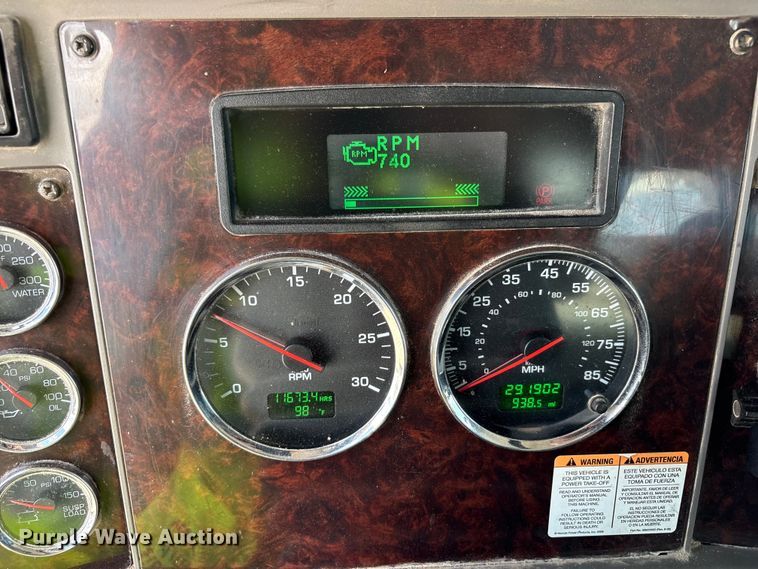 image for item YA4153 2016 Kenworth T370 utility / service truck