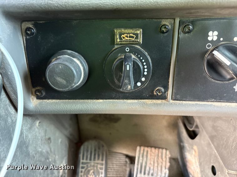image for item YA4153 2016 Kenworth T370 utility / service truck