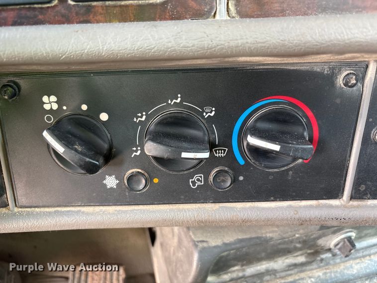 image for item YA4153 2016 Kenworth T370 utility / service truck