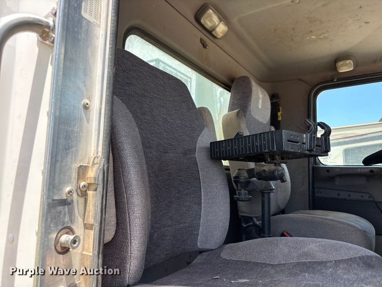 image for item YA4153 2016 Kenworth T370 utility / service truck