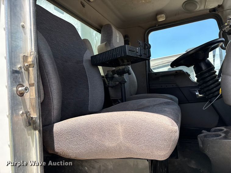 image for item YA4153 2016 Kenworth T370 utility / service truck