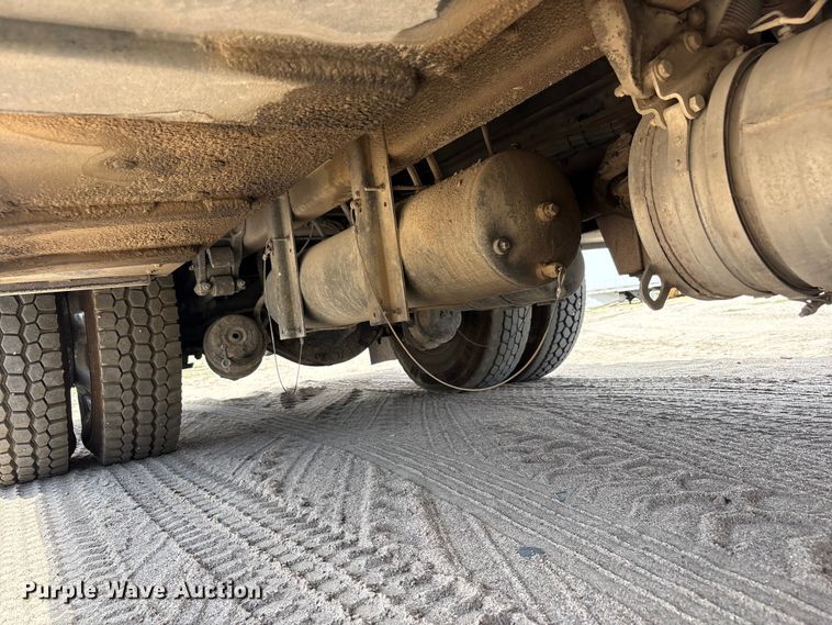 image for item YA4153 2016 Kenworth T370 utility / service truck