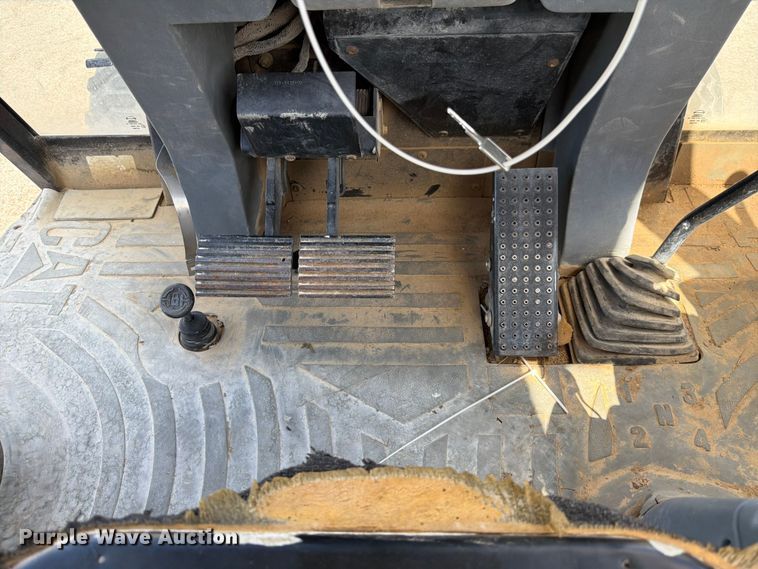 image for item YA4200 1999 Caterpillar 416C backhoe