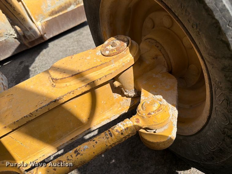 image for item YA4200 1999 Caterpillar 416C backhoe