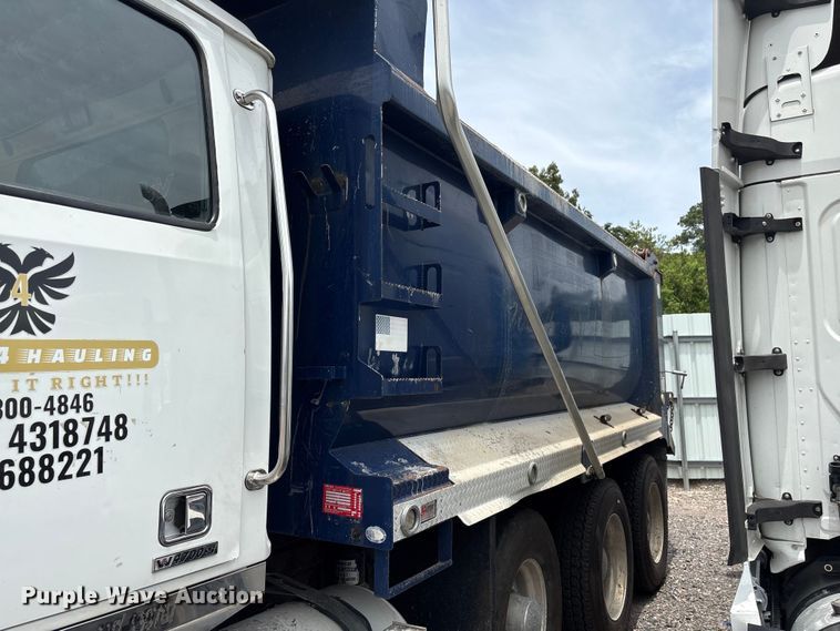 image for item YA4262 2020 Western Star 4700 dump truck