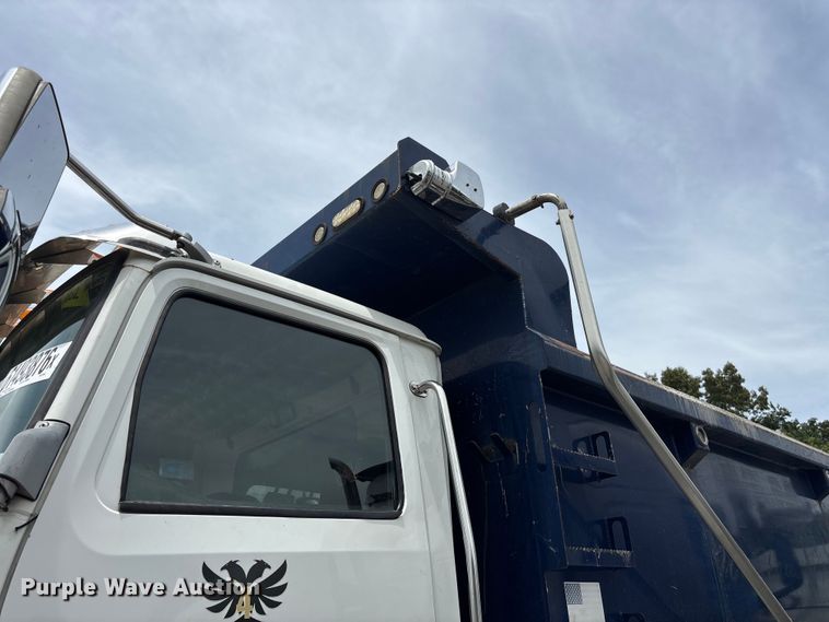 image for item YA4262 2020 Western Star 4700 dump truck