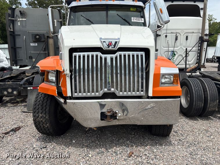 image for item YA4262 2020 Western Star 4700 dump truck