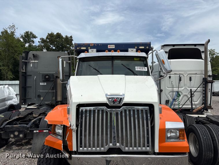 image for item YA4262 2020 Western Star 4700 dump truck