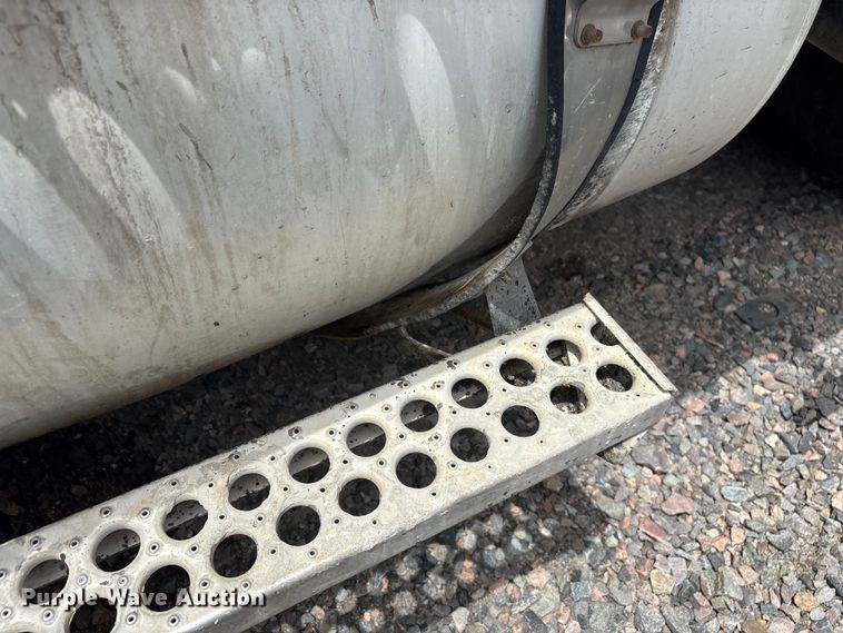 image for item YA4262 2020 Western Star 4700 dump truck