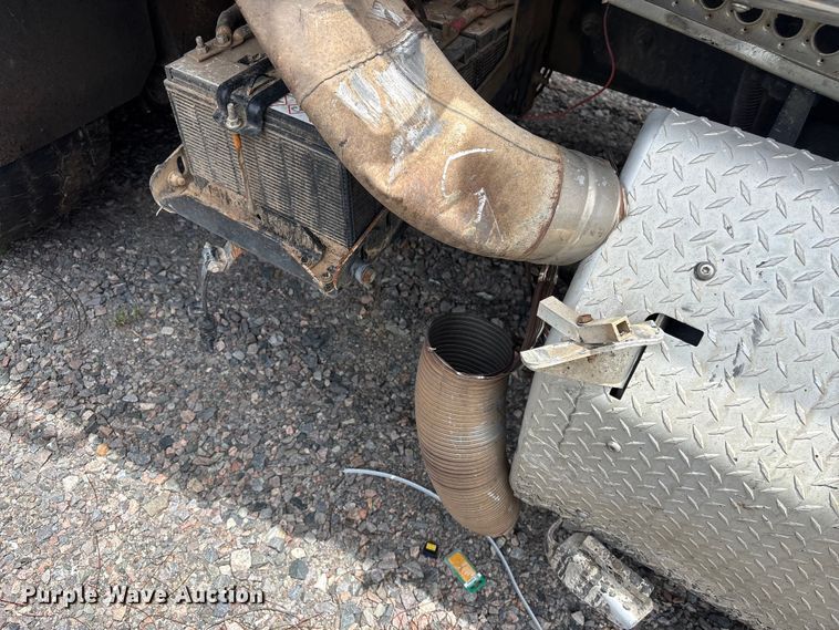 image for item YA4262 2020 Western Star 4700 dump truck