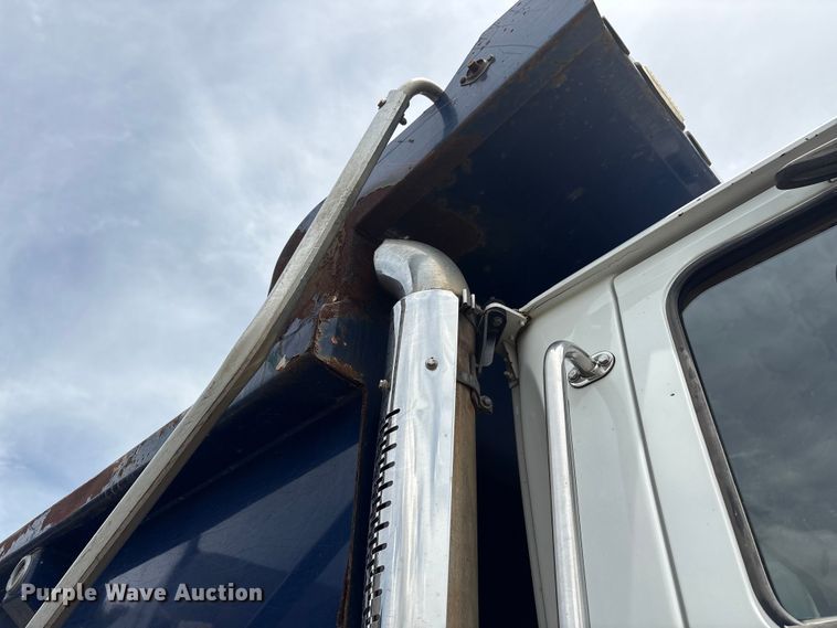 image for item YA4262 2020 Western Star 4700 dump truck