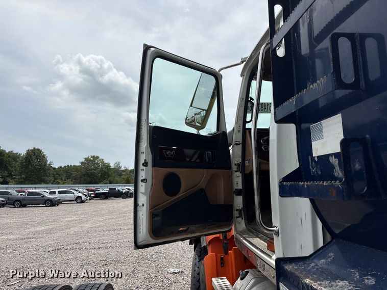 image for item YA4262 2020 Western Star 4700 dump truck