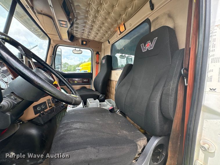 image for item YA4262 2020 Western Star 4700 dump truck