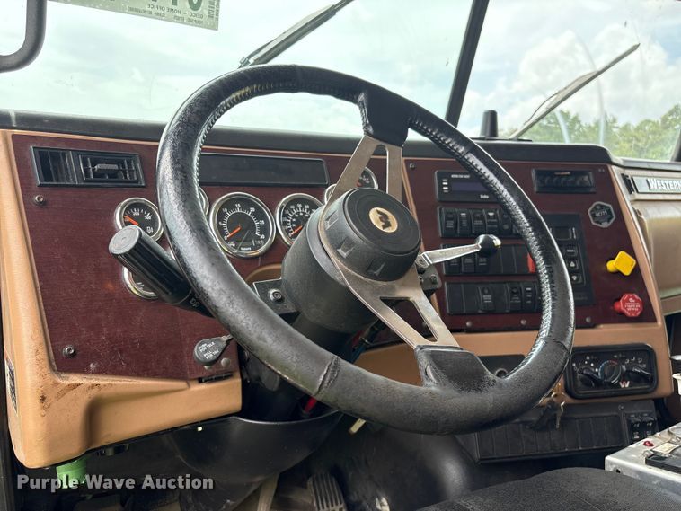 image for item YA4262 2020 Western Star 4700 dump truck