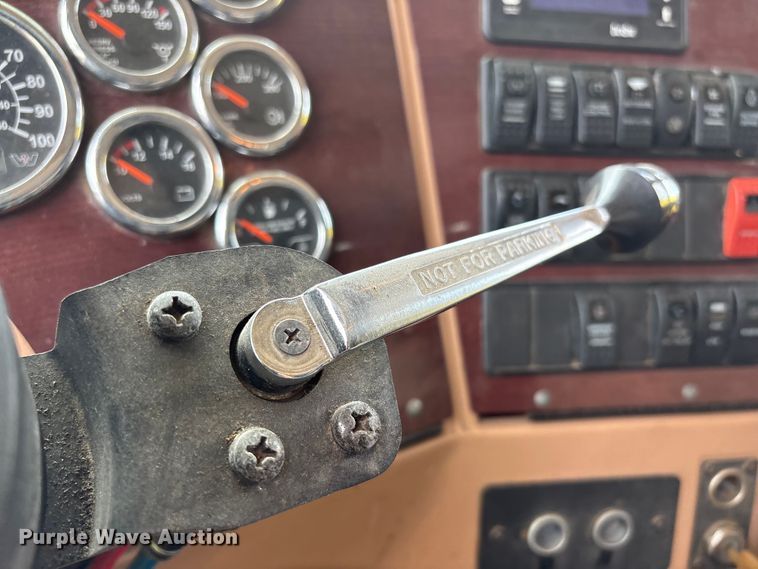 image for item YA4262 2020 Western Star 4700 dump truck