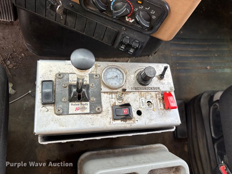 image for item YA4262 2020 Western Star 4700 dump truck