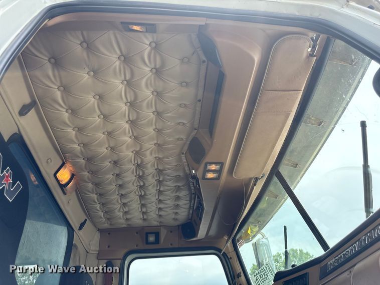 image for item YA4262 2020 Western Star 4700 dump truck
