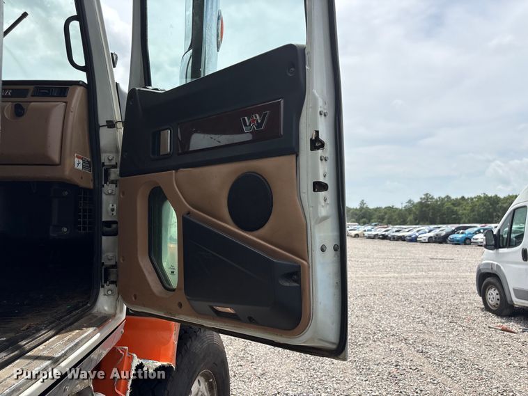 image for item YA4262 2020 Western Star 4700 dump truck