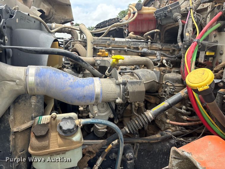 image for item YA4262 2020 Western Star 4700 dump truck