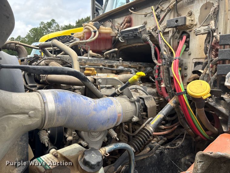image for item YA4262 2020 Western Star 4700 dump truck