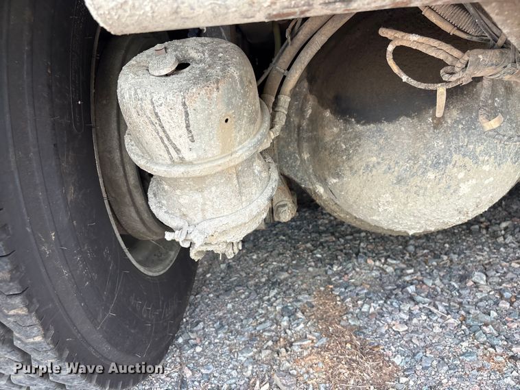 image for item YA4262 2020 Western Star 4700 dump truck