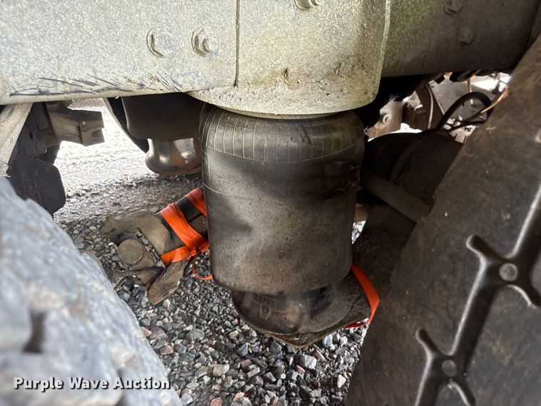 image for item YA4262 2020 Western Star 4700 dump truck
