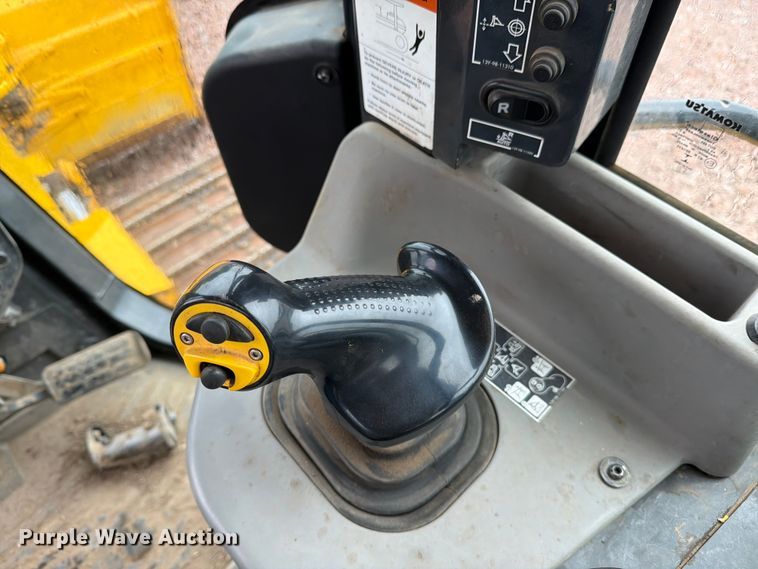 image for item YA4272 2019 Komatsu D51PXI-24 dozer
