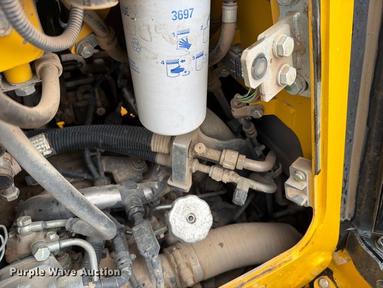 image for item YA4272 2019 Komatsu D51PXI-24 dozer