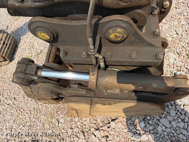 image for item YA4273 2017 Komatsu PC170LC-10 excavator