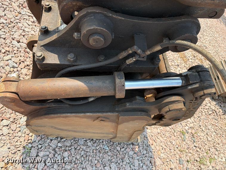 image for item YA4273 2017 Komatsu PC170LC-10 excavator