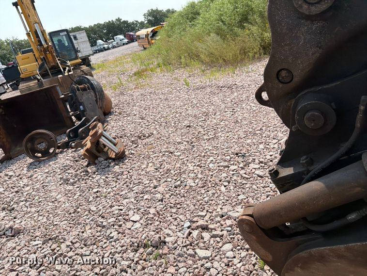image for item YA4273 2017 Komatsu PC170LC-10 excavator