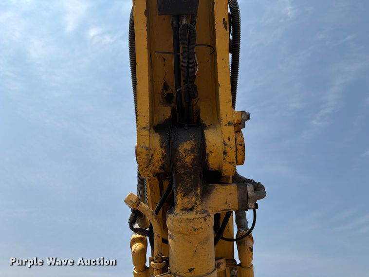 image for item YA4273 2017 Komatsu PC170LC-10 excavator